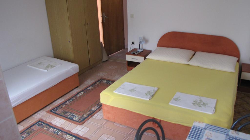 Apartments Primorac Podaca Habitación foto